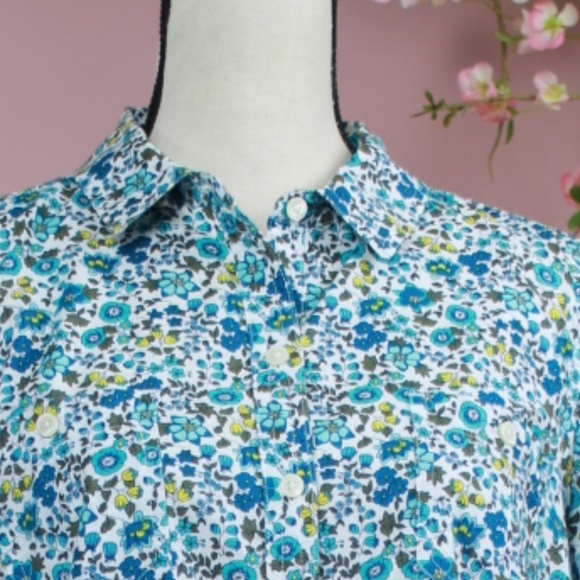 Old Navy Floral Blouse Size M - Picture 2 of 4